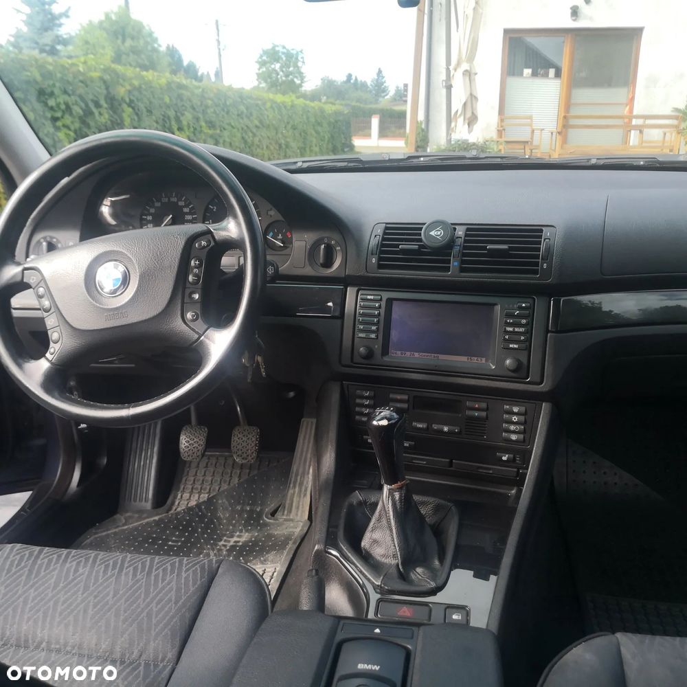 BMW 5 Series 2002 photo 4