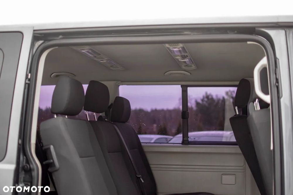 Volkswagen Caravelle - 31