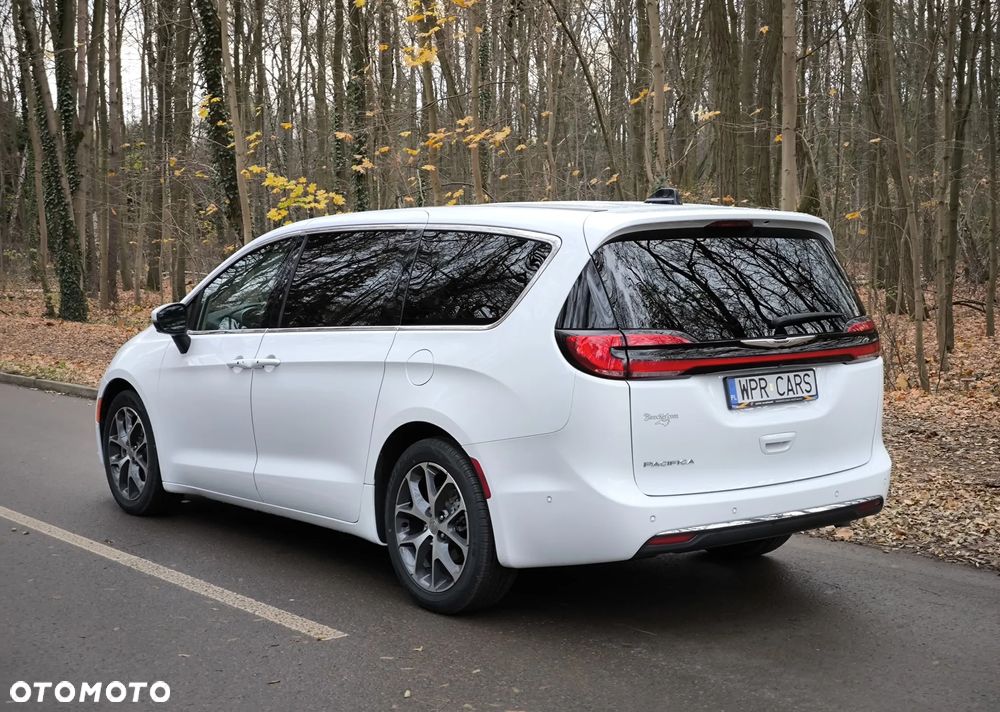 Chrysler Pacifica - 3