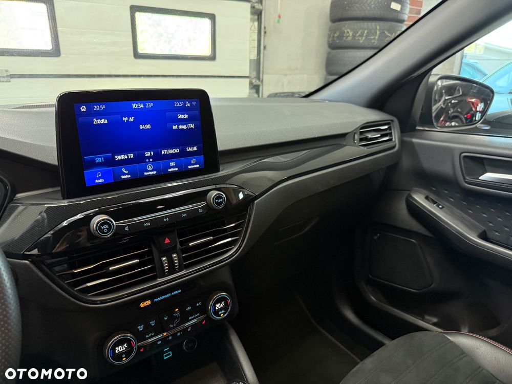 Ford Kuga 1.5 EcoBoost ST-LINE X - 23