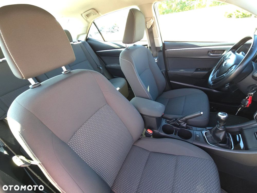Toyota Corolla 1.4 D-4D Premium - 16