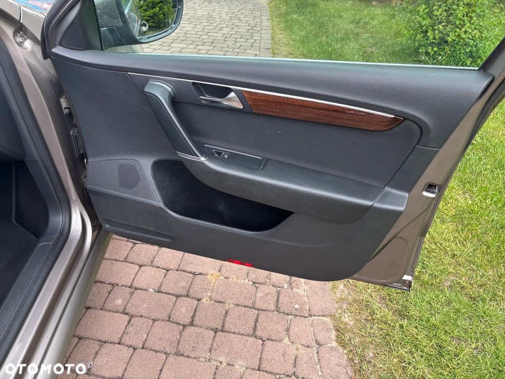 Volkswagen Passat Variant 2.0 TDI BlueMotion Technology Comfortline - 24