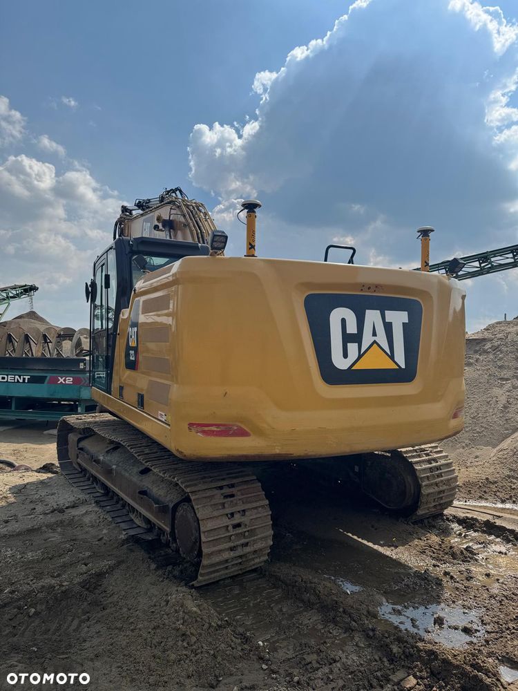 Caterpillar 323 - 3