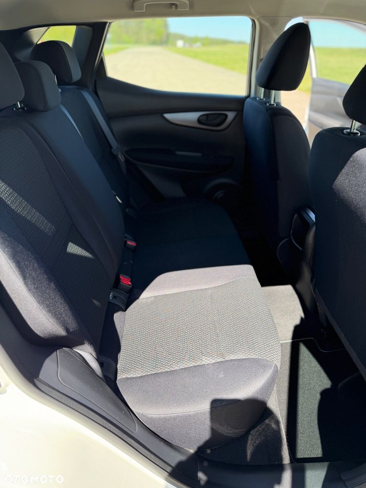 Nissan Qashqai 1.2 DIG-T N-Vision - 27
