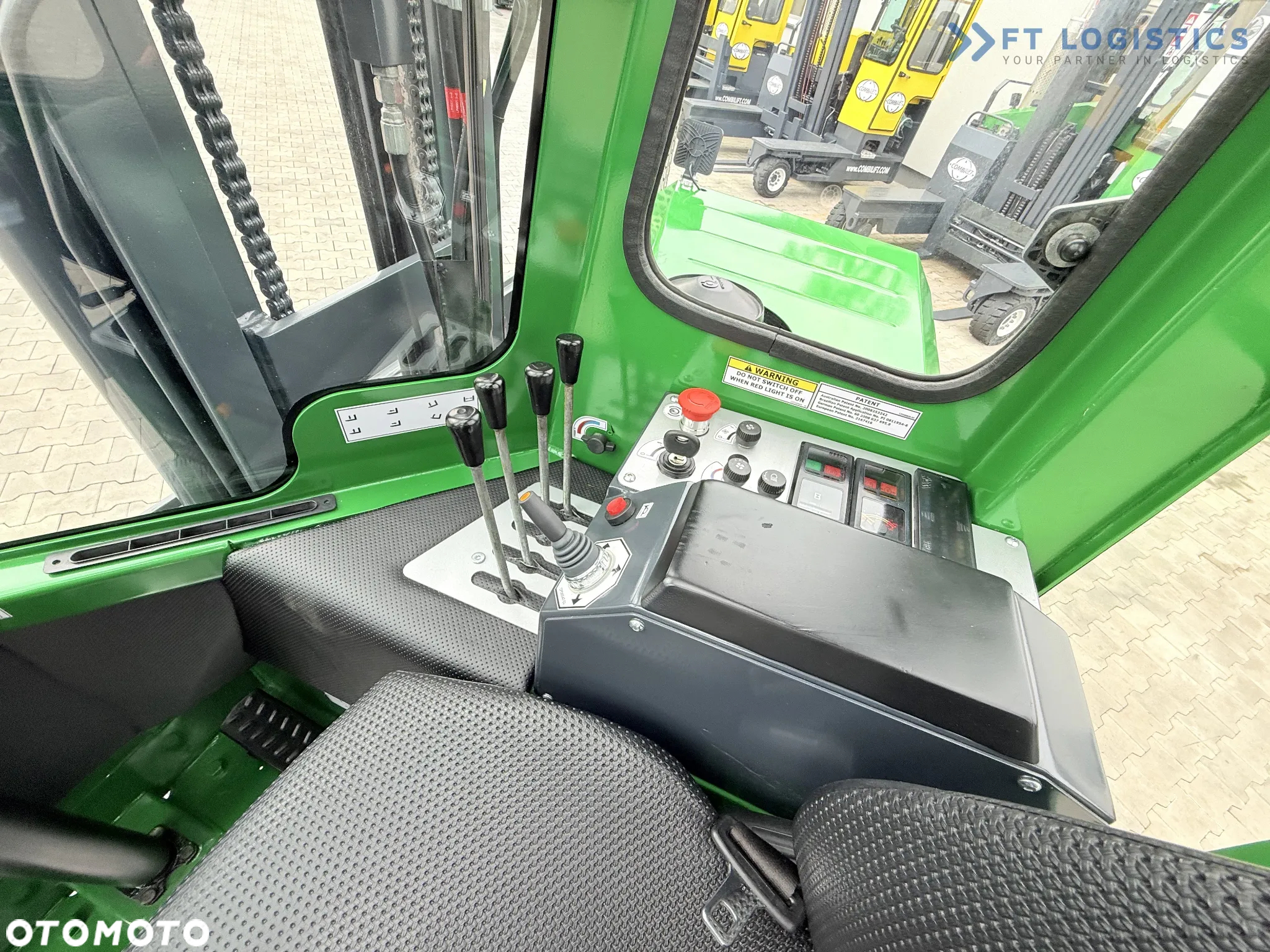 Combilift C3000 / DIESEL / DUPLEX - 4000MM / SZEROKI POZYCJONER WIDEŁ 2700MM / PEŁNA OGRZEWANA KABINA / JEDYNIE 6905H/ STAN - JAK NOWY! - 23