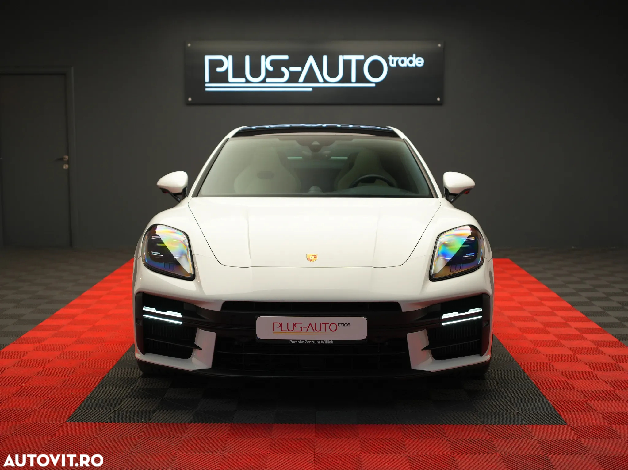 Porsche Panamera Standard - 3