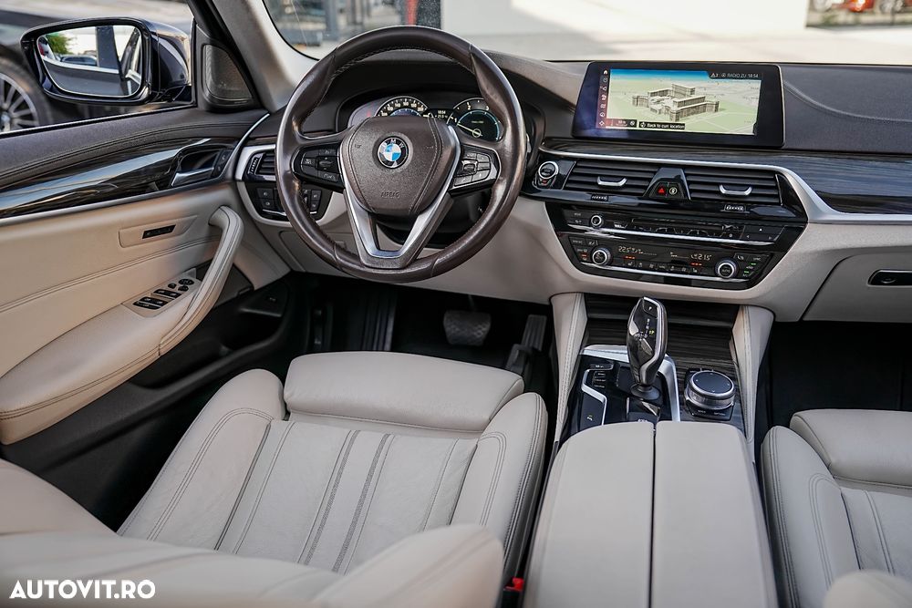 BMW Seria 5 520d Aut. Luxury Line - 11