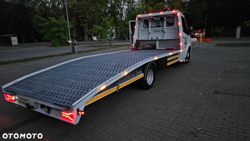 Mercedes-Benz Sprinter - 11