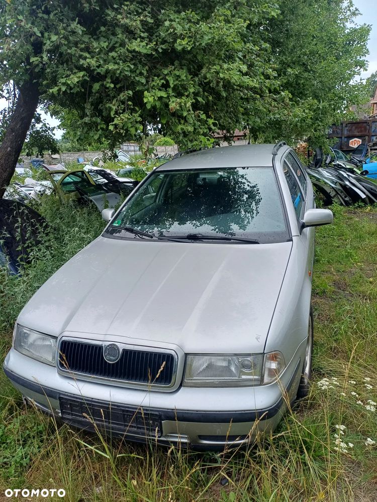 Maska przednia Skoda Octavia I 2001 zdrowa ładna - 1