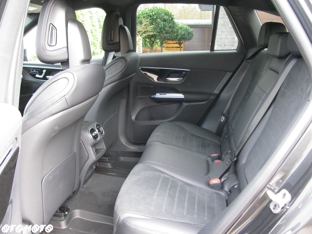 Mercedes-Benz GLC - 23
