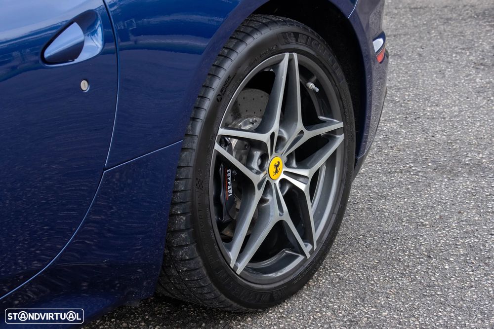 Ferrari California T - 15