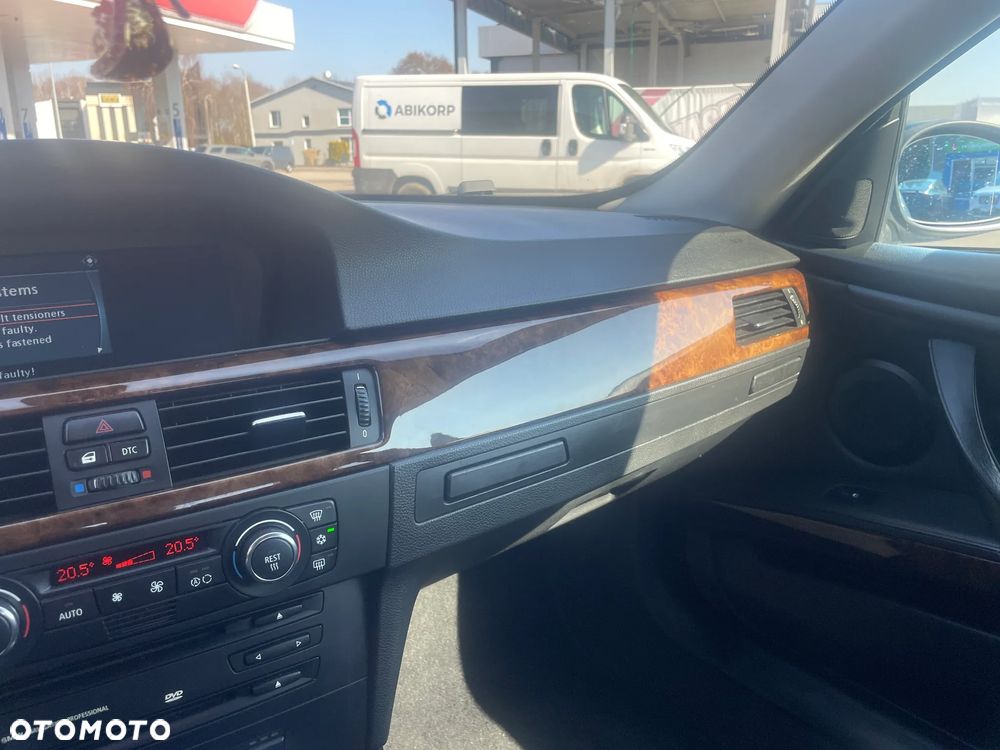 BMW Seria 3 325i - 17