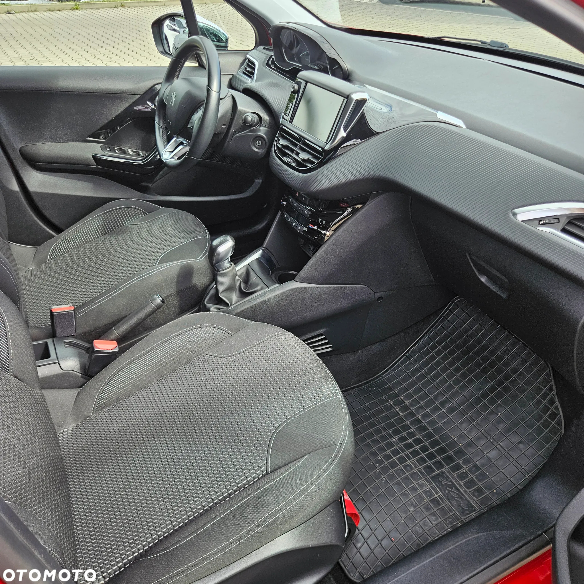 Peugeot 208 1.2 PureTech Allure - 15