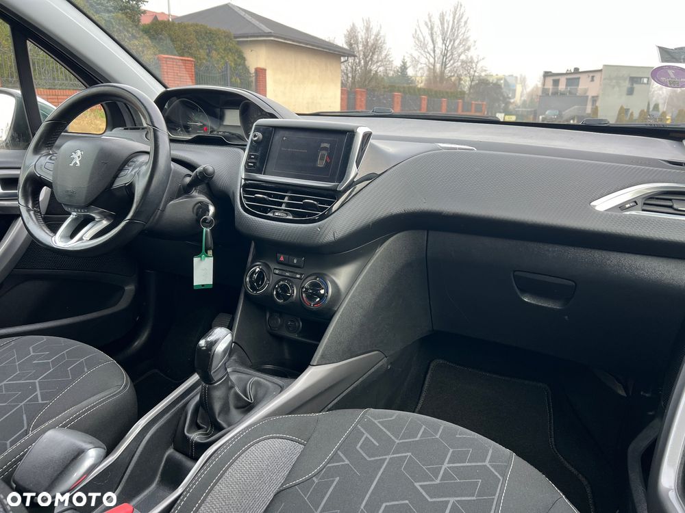 Peugeot 2008 PureTech 82 Style - 24