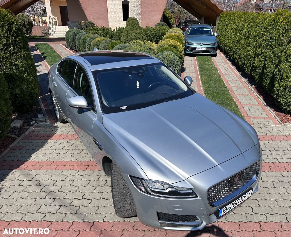 Jaguar XF 20d RWD Portfolio - 8