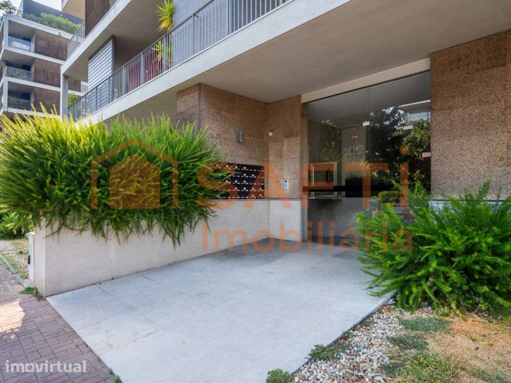 APARTAMENTO T3 Ampla varanda com churrasqueira em Parque Norte - Grande imagem: 4/21