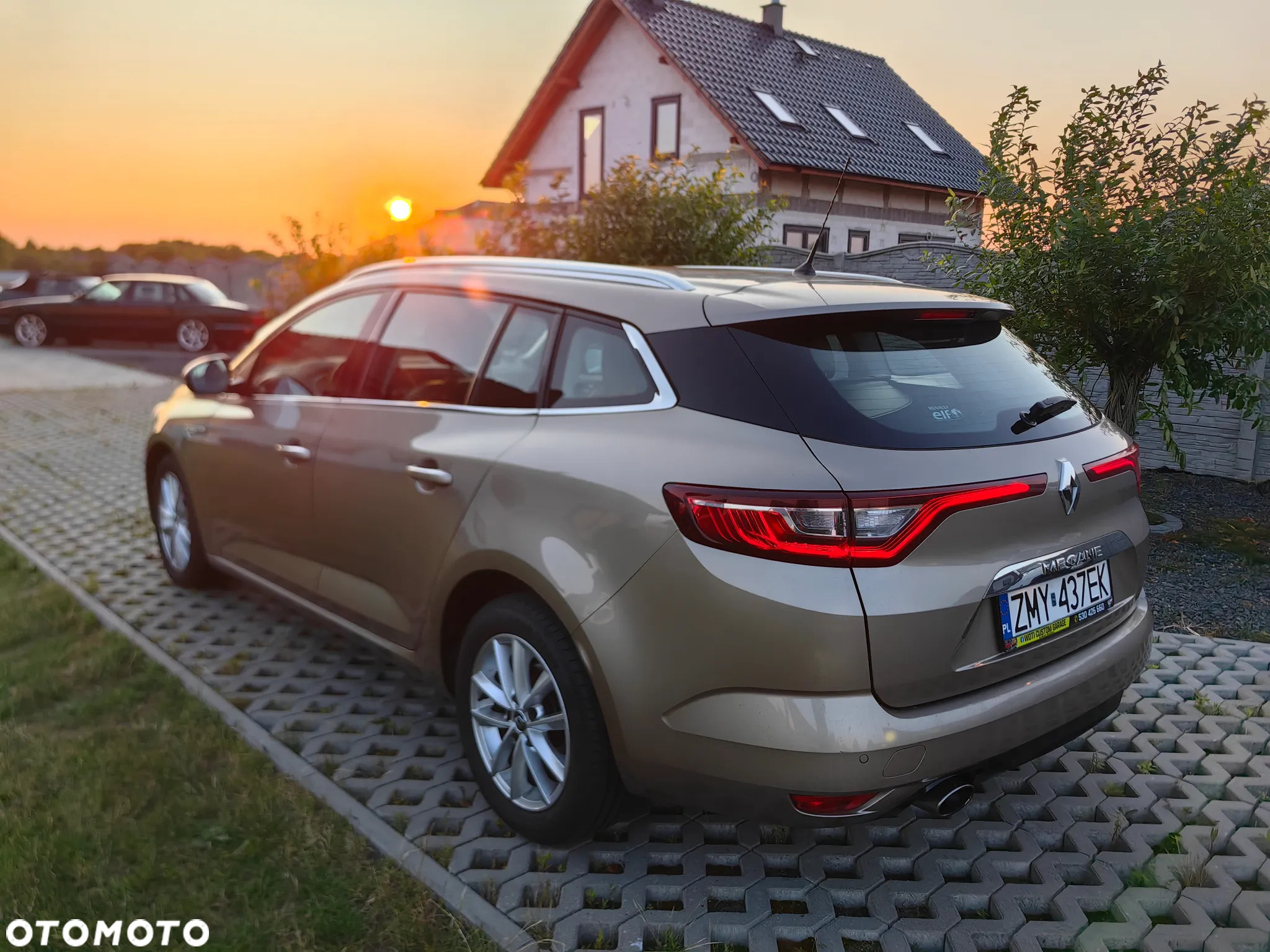 Renault Megane ENERGY TCe 130 EDC INTENS - 4