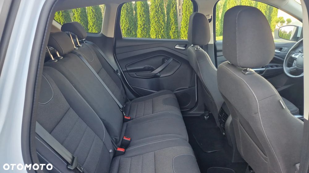 Ford Kuga 2.0 TDCi 2x4 Titanium - 18