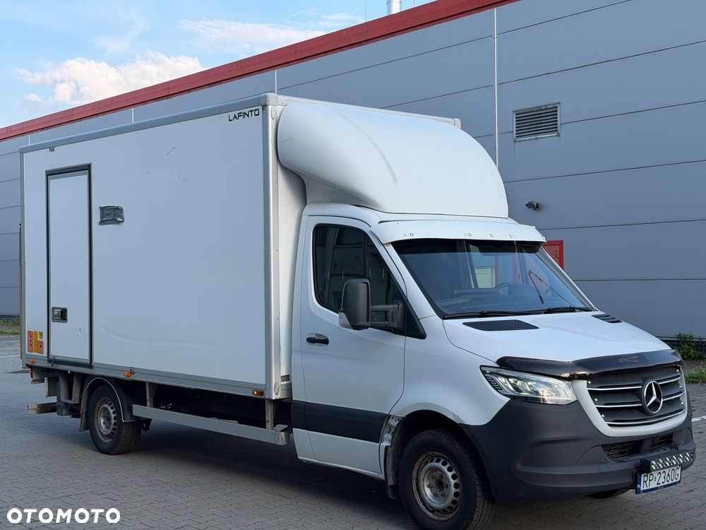 Mercedes-Benz SPRINTER 907 - 6