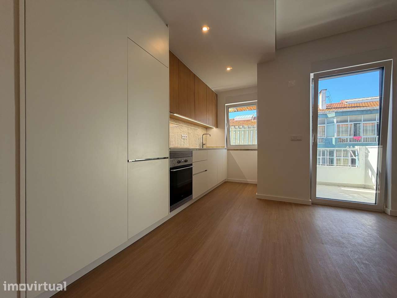 Apartamento Remodelado de 1 Quarto para Arrendar em Linda a Velha - Grande imagem: 2/10