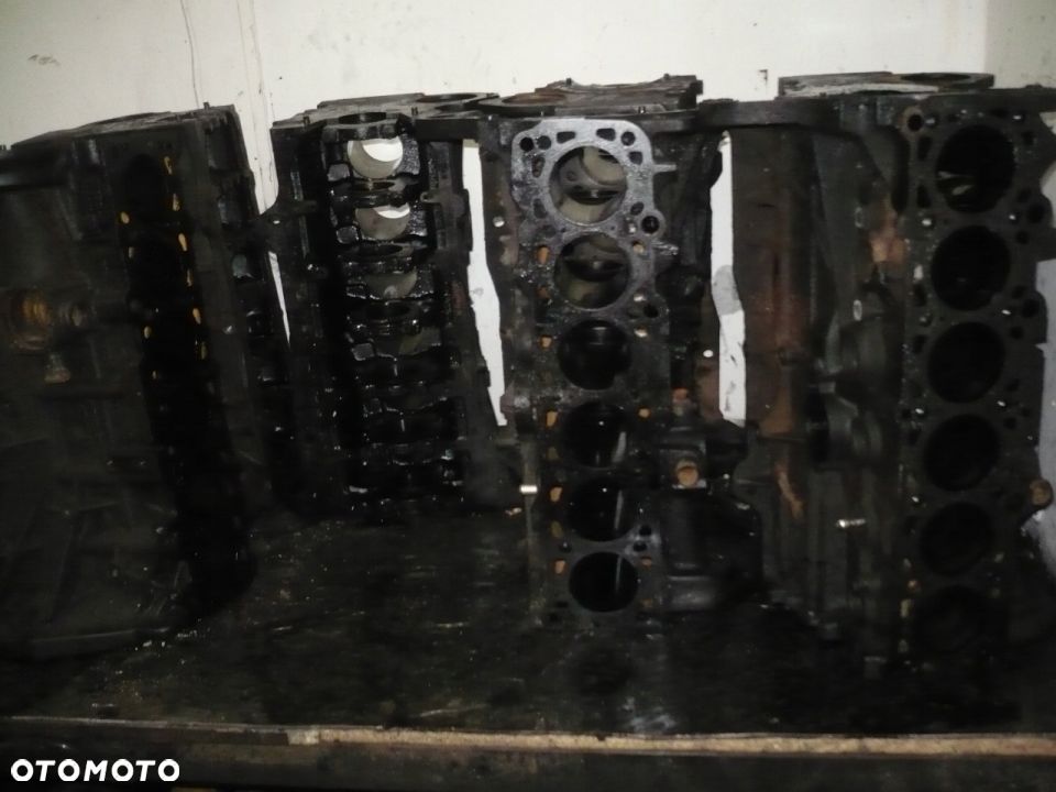 BLOK SILNIKA VW LT 2.4 D TD BENZYNA 2.4 GOŁY - 1