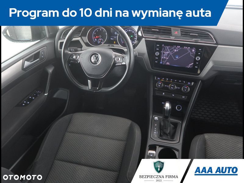 Volkswagen Touran - 8