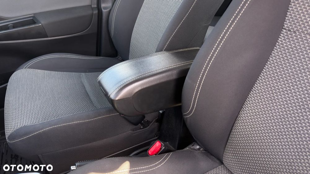 Toyota Yaris - 4