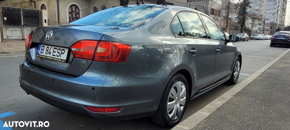 Volkswagen Jetta 1.6 TDI Trendline - 6