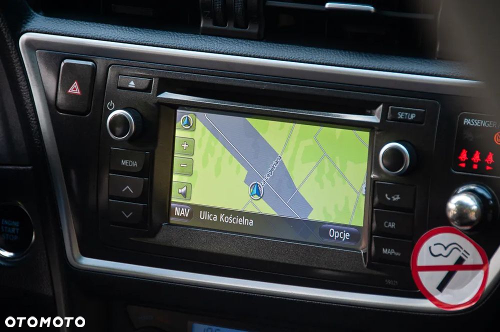 Toyota Auris 2.0 D-4D Executive - 19
