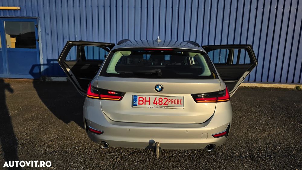 BMW Seria 3 320d Touring Aut. Sport Line - 23