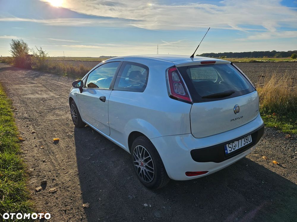 Fiat Punto Evo 2010 photo 2