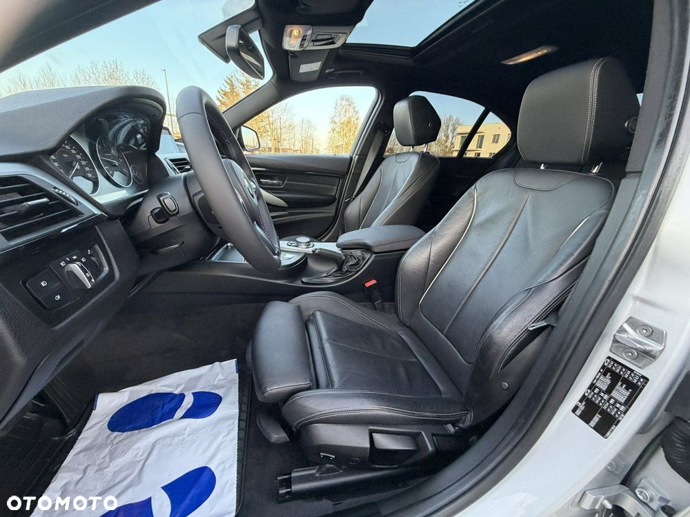 BMW Seria 3 318d M Sport - 21