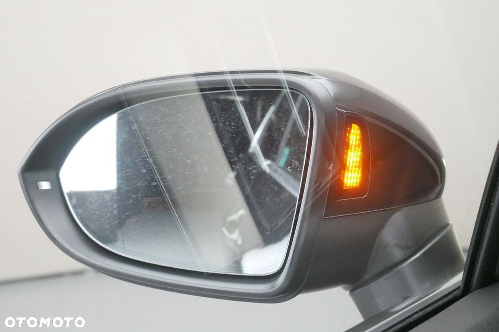 Volkswagen Passat Variant 2.0 TSI Elegance DSG - 35