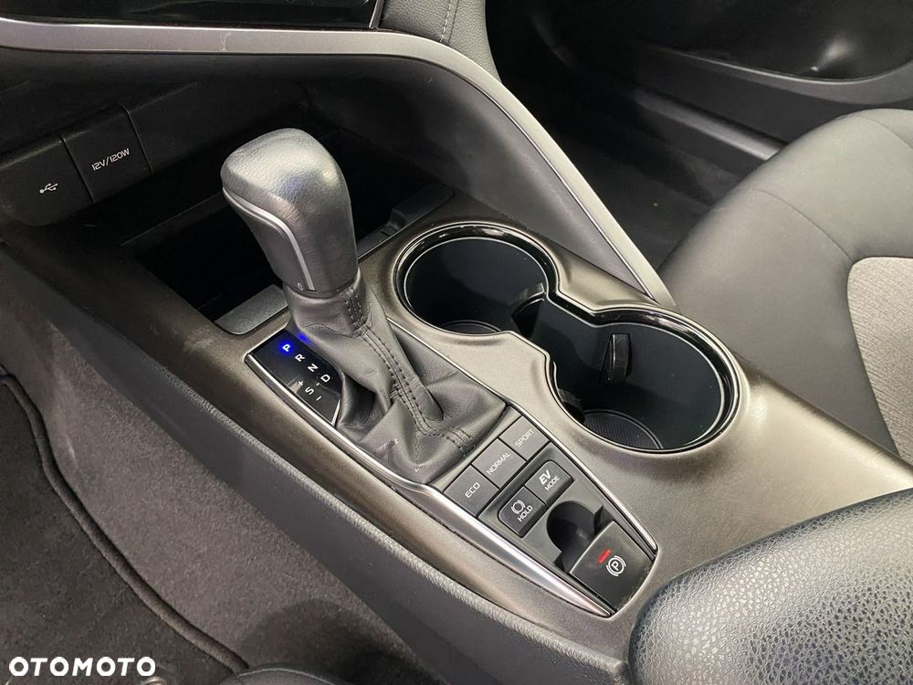 Toyota Camry - 19