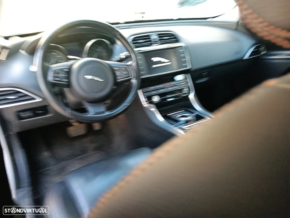 Jaguar XE 2.0 D R-Sport Aut. - 24