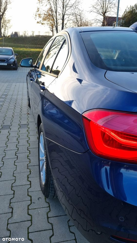 BMW Seria 3 318d Sport Line - 11