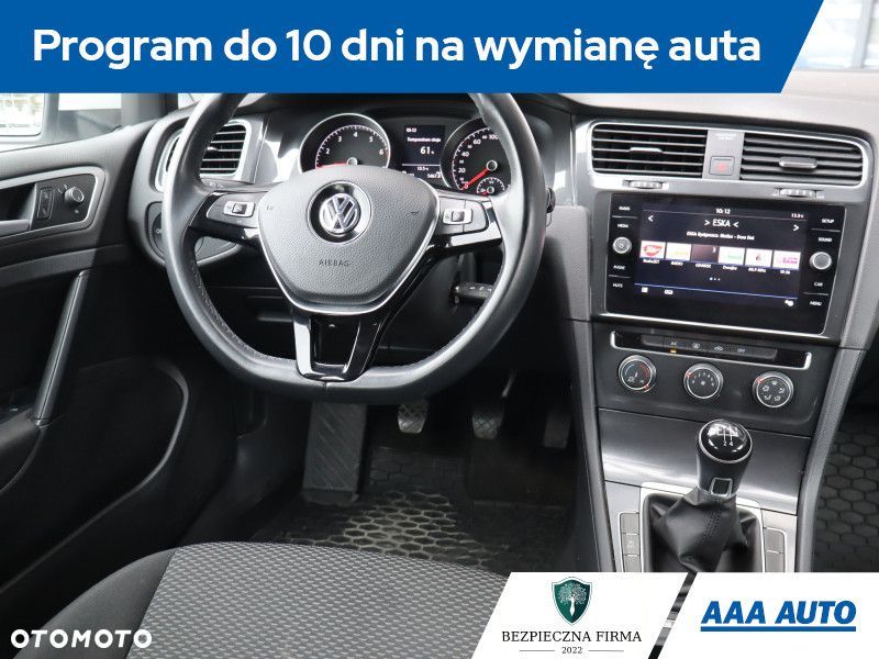 Volkswagen Golf - 9