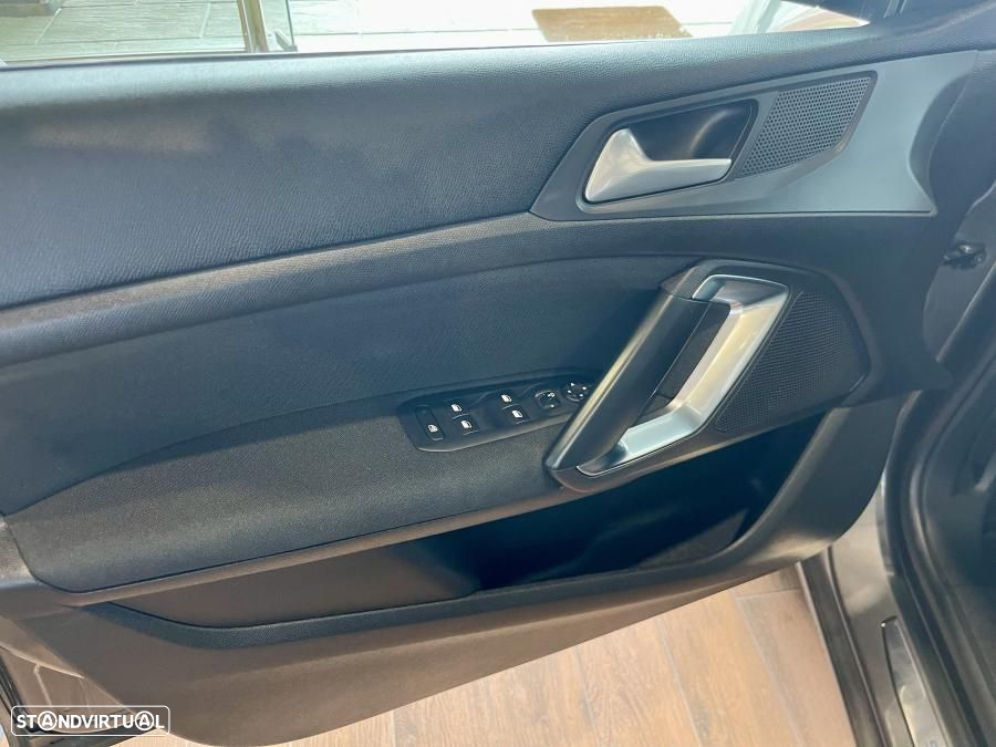 Peugeot 308 SW 1.5 BlueHDi Style - 23
