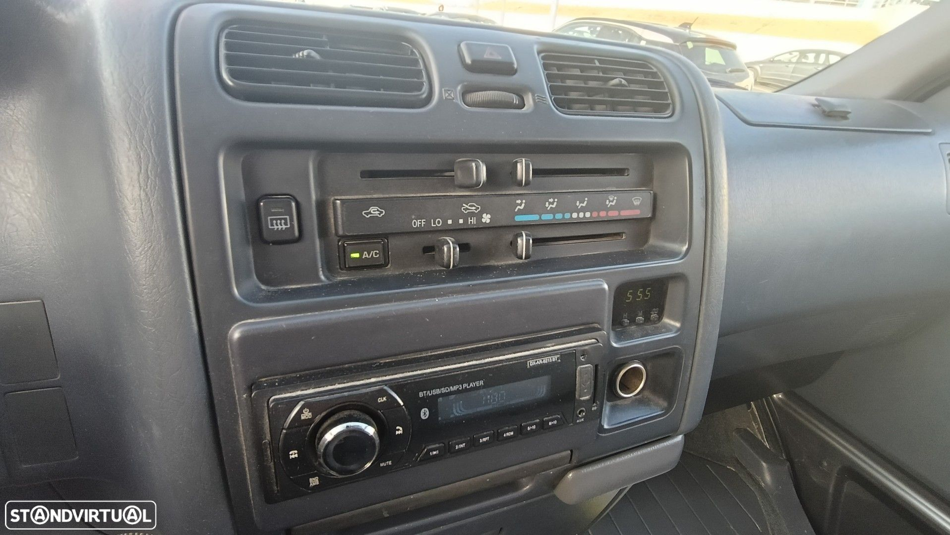 Toyota HiAce - 12