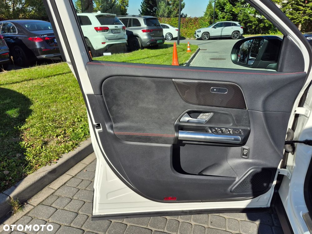Mercedes-Benz GLA 200 AMG Line - 8