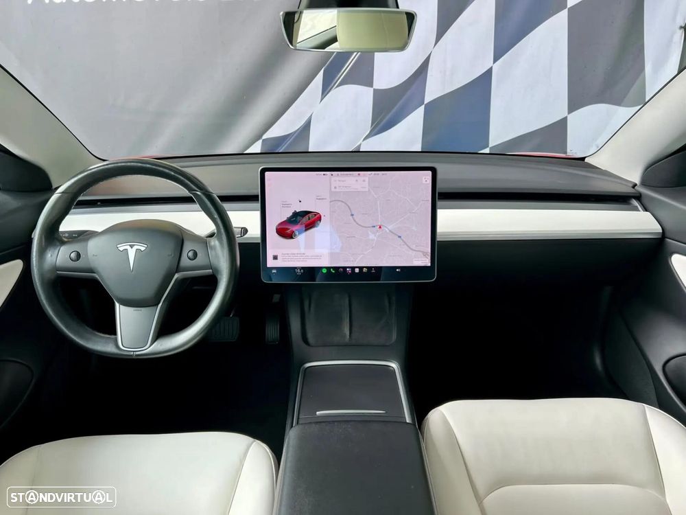Tesla Model 3 Standard Range Plus RWD — fotografia 12