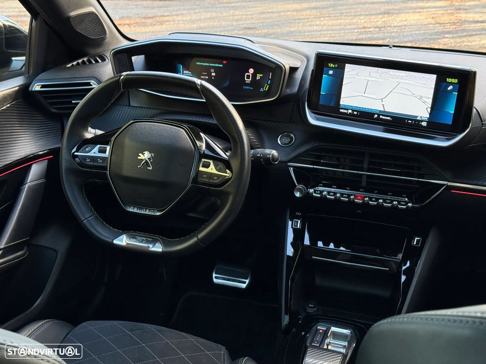 Peugeot e-208 GT - 25