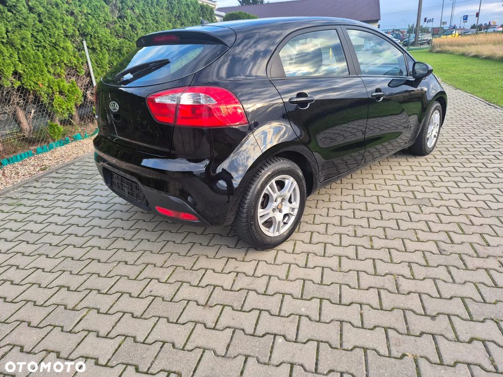 Kia Rio - 7