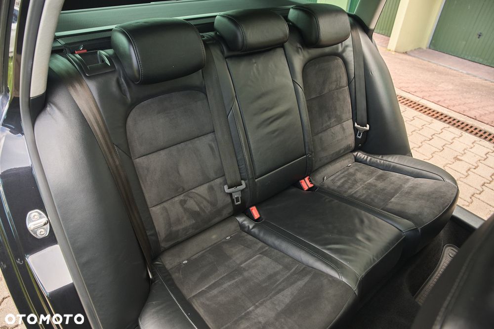 Skoda Superb 2.0 TDI DSG Exclusive - 32