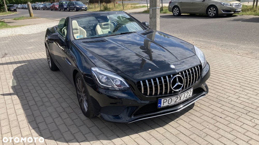 Mercedes-Benz SLC 300 9G-TRONIC RedArt Edition - 27