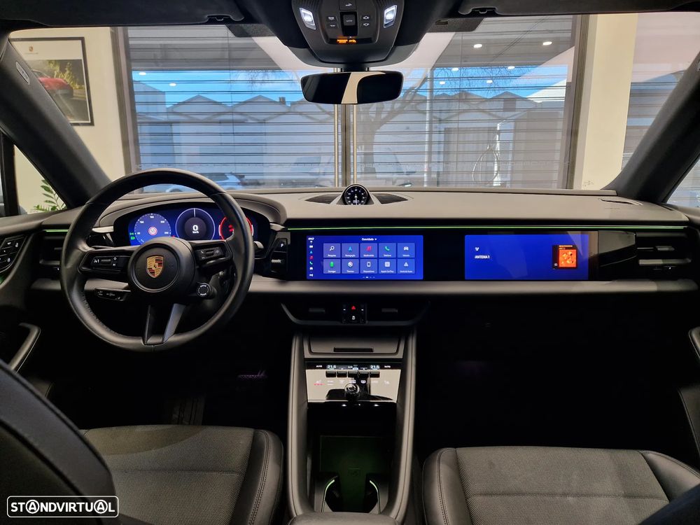 Porsche Macan Electric 4 - 22