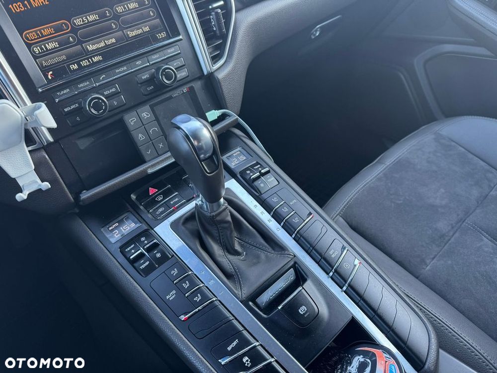 Porsche Macan S - 15