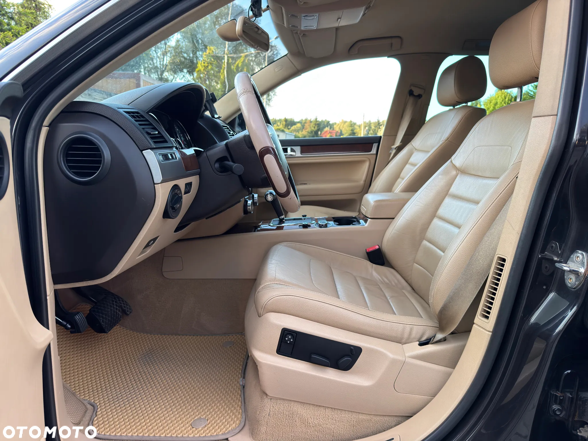 Volkswagen Touareg - 11