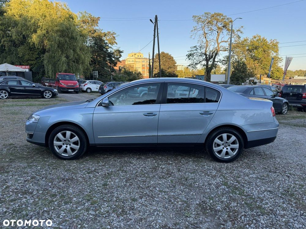 Volkswagen Passat - 32