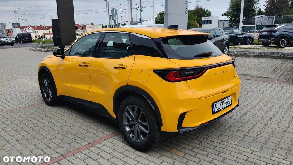 Lexus LBX 1.5 Hybrid - 4